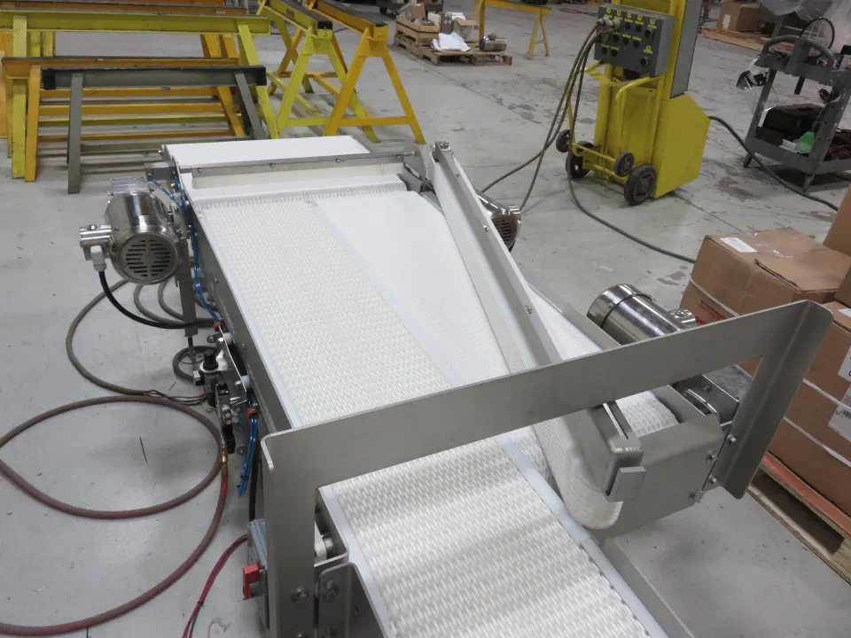 A transfer with guide rail and drive